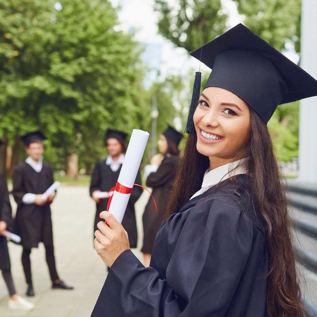 Uniwersytety związane z prawem
